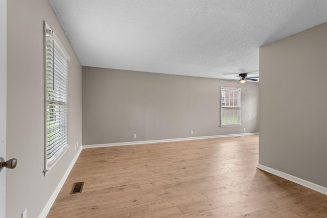 309 Shawnee Dr, Columbia, TN 38401 - spare room with ceiling fan, light wood finished floors, and a textured ceiling