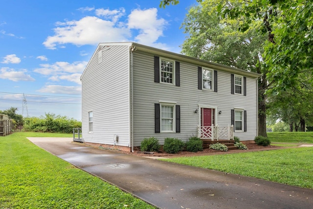 309 Shawnee Dr, Columbia, TN 38401 - colonial house with a front lawn and concrete driveway