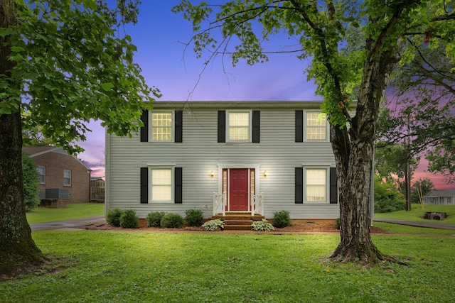 309 Shawnee Dr, Columbia, TN 38401 - colonial home with a front yard and crawl space