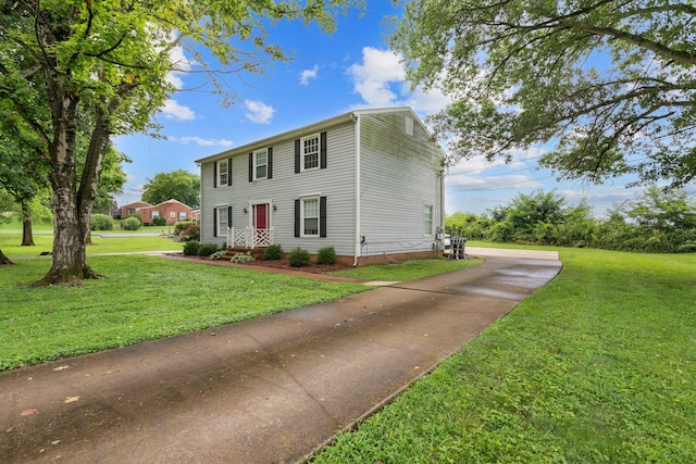 309 Shawnee Dr, Columbia, TN 38401 - colonial home featuring a front yard