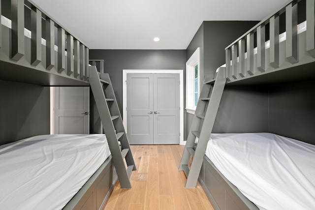 928 Harbor Pointe Dr, Silver Point, TN 38582 - bedroom featuring light wood-style flooring and recessed lighting