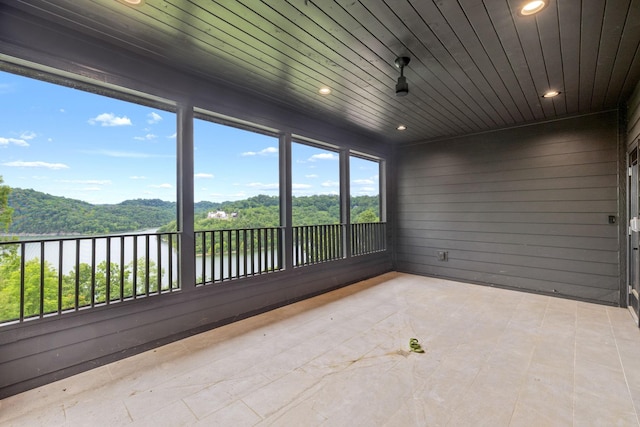928 Harbor Pointe Dr, Silver Point, TN 38582 - unfurnished sunroom featuring a water view