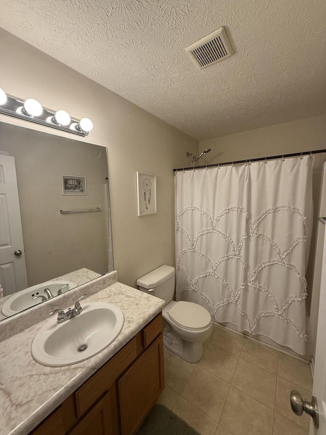 191 Lookout Cir, Trenton, GA 30752 - full bath featuring vanity, a textured ceiling, tile patterned floors, and a shower with curtain