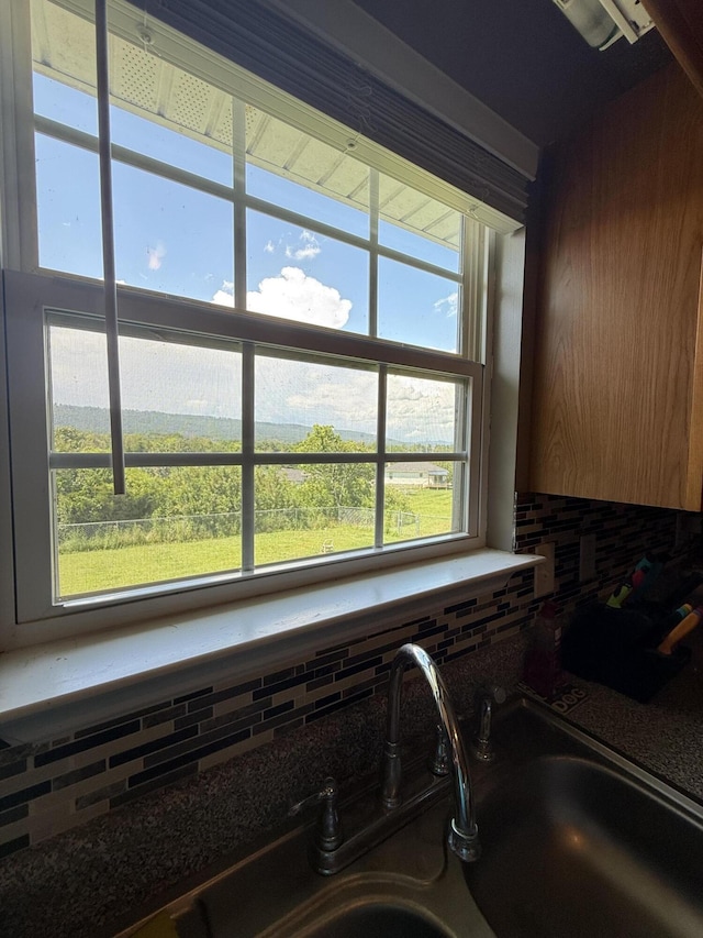 191 Lookout Cir, Trenton, GA 30752 - kitchen view of backsplash