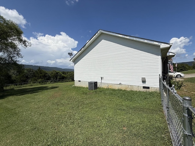 191 Lookout Cir, Trenton, GA 30752 - view of home's exterior with crawl space