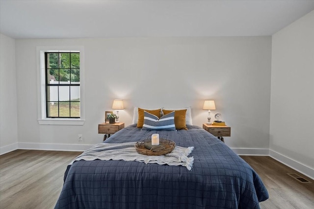 1122 Ridgecrest Dr, Dickson, TN 37055 - bedroom with wood finished floors