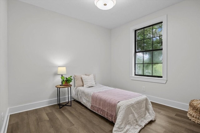 1122 Ridgecrest Dr, Dickson, TN 37055 - bedroom featuring wood finished floors