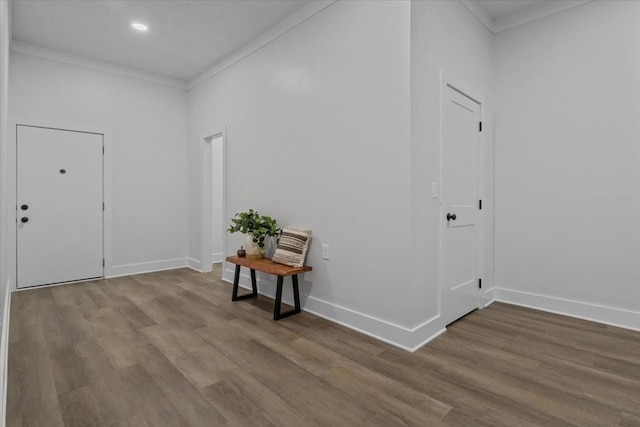 1122 Ridgecrest Dr, Dickson, TN 37055 - foyer featuring wood finished floors, crown molding, and recessed lighting