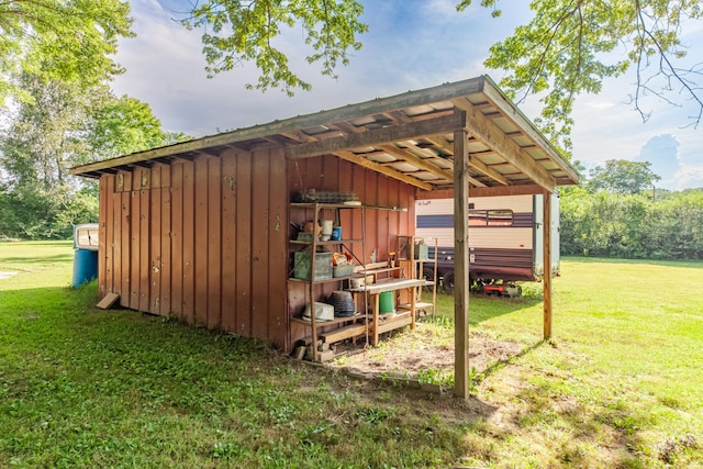 1150 Mattox Town Rd, Lawrenceburg, TN 38464 - view of pole building featuring a yard