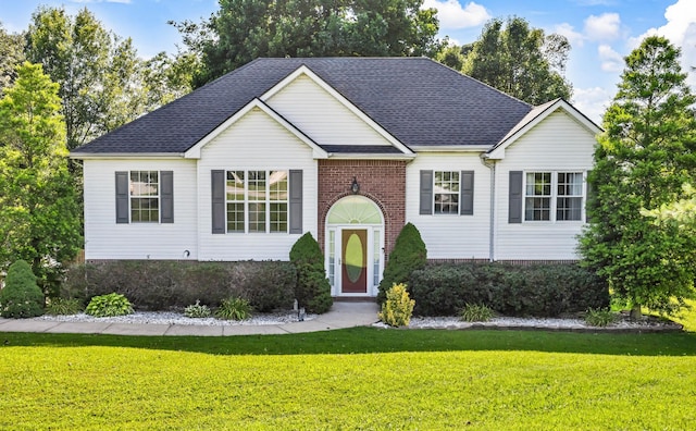 720 Superior Ln, Clarksville, TN 37043 - bi-level home featuring a front yard and a shingled roof