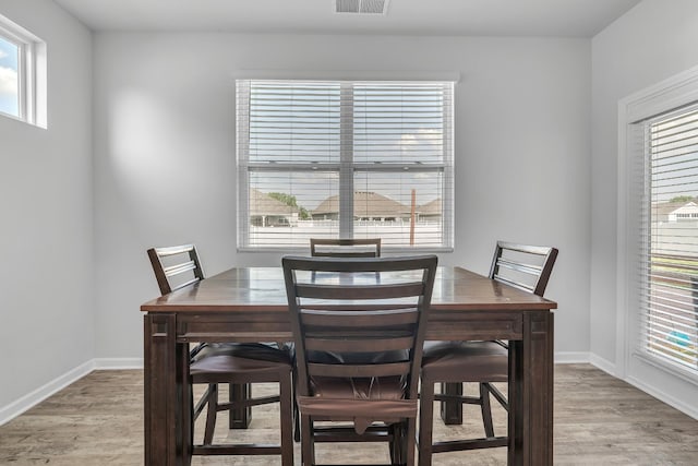 1331 Maize Ln, Lebanon, TN 37087 - dining area featuring light wood-style flooring
