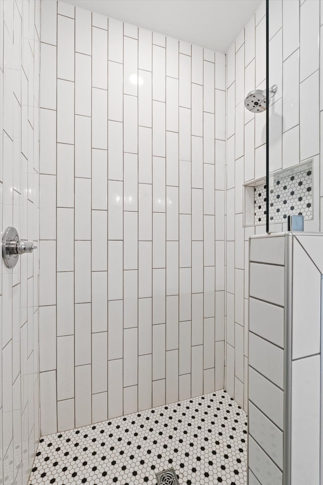 2620 Buckner Ln, Thompsons Station, TN 37179 - full bathroom with a tile shower