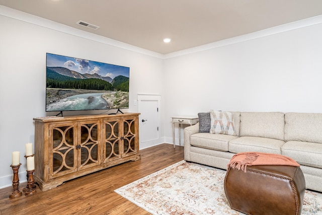 2744 Morrow Ln, Columbia, TN 38401 - living area featuring wood finished floors and recessed lighting