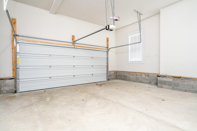 2744 Morrow Ln, Columbia, TN 38401 - garage featuring a garage door opener