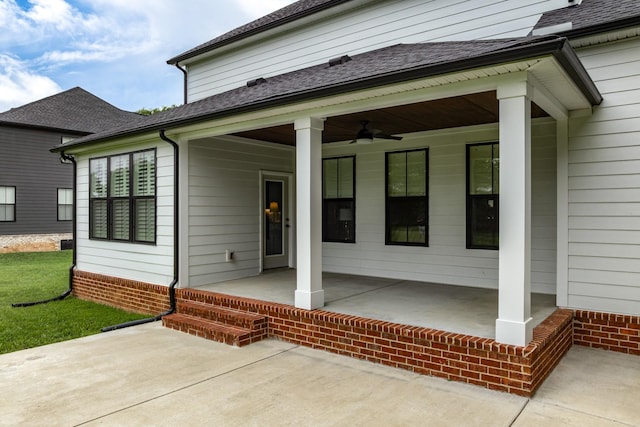 2744 Morrow Ln, Columbia, TN 38401 - back of property with a patio area, roof with shingles, a ceiling fan, and a porch