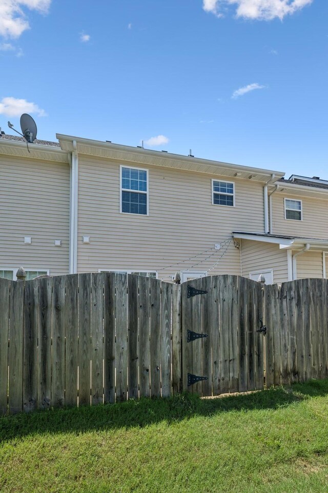 2306 New Holland Cir, Murfreesboro, TN 37128 - back of house