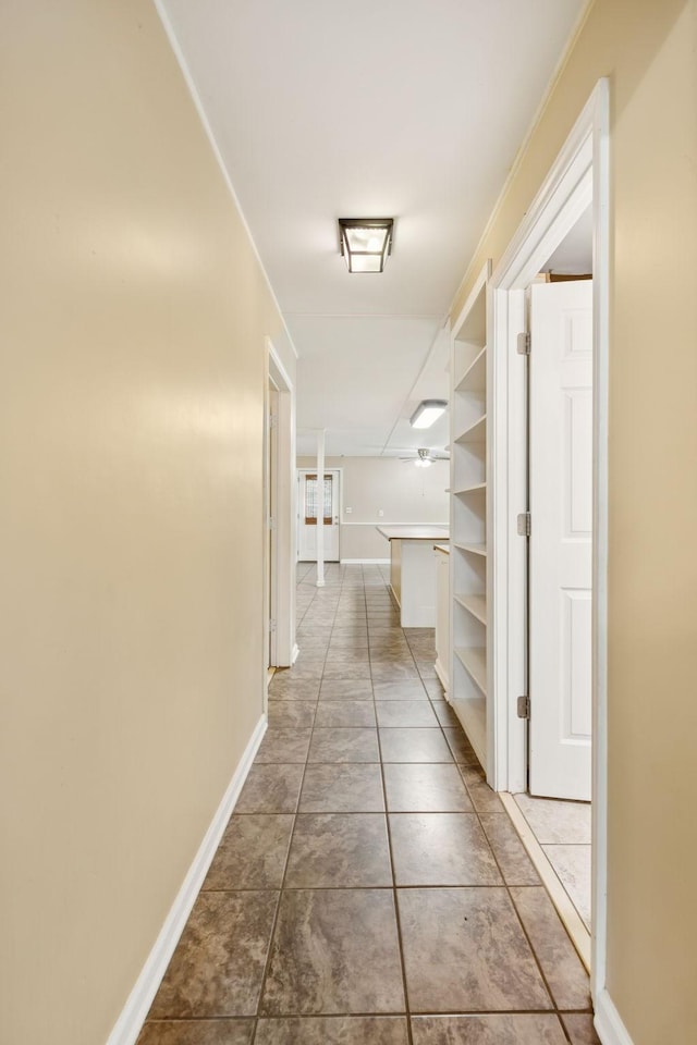 3337 Hartsville Rd, Lafayette, TN 37083 - hallway with baseboards