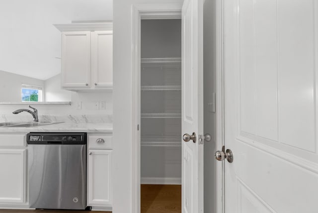 2149 Longhunter Chase Dr, Spring Hill, TN 37174 - pantry with a sink