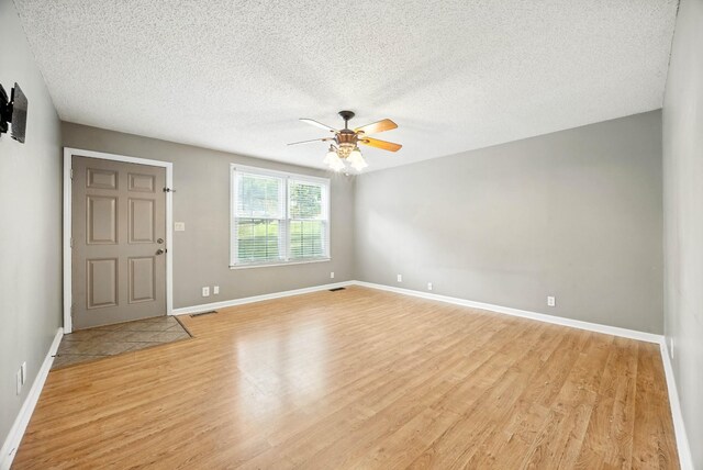 2153 Blakemore Dr, Clarksville, TN 37040 - photo 9