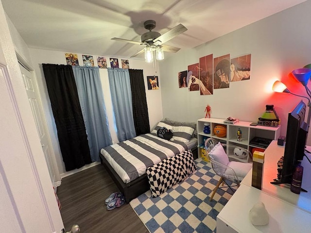 484 Meadowbrook Dr, Mcminnville, TN 37110 - bedroom with wood finished floors and a ceiling fan