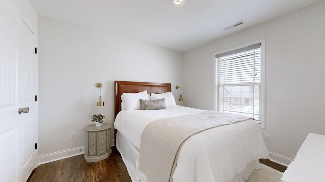 1197 Ewing Way, Clarksville, TN 37043 - bedroom featuring wood finished floors and baseboards