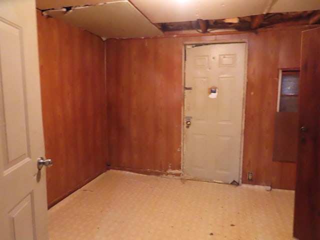 910 17th Ave E, Springfield, TN 37172 - finished basement with wood walls