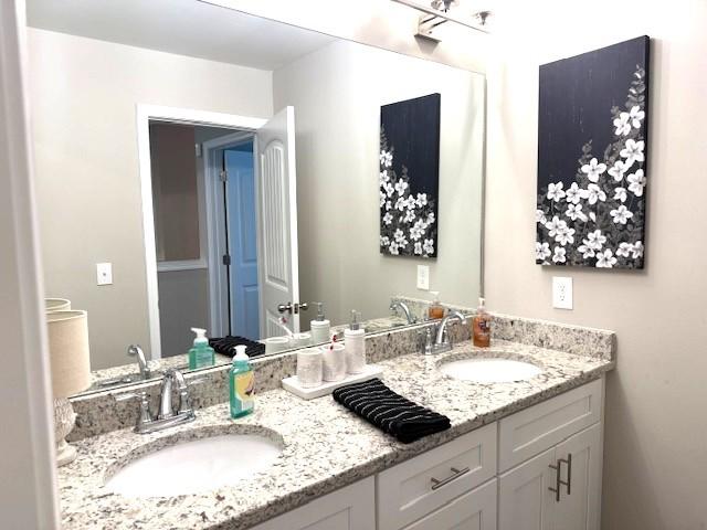 967 Horse Mountain Rd Unit 1E, Shelbyville, TN 37160 - bathroom featuring double vanity