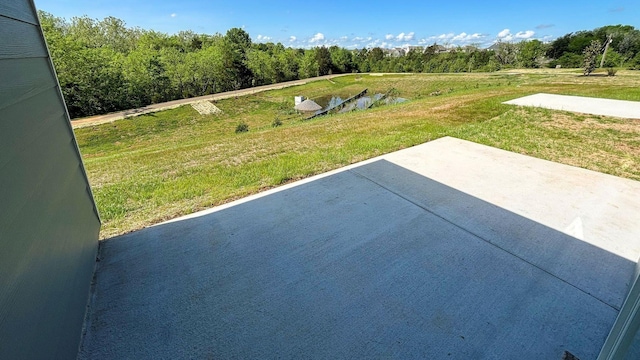 4902 Mowbray Way, Murfreesboro, TN 37129 - view of grassy yard featuring a patio area