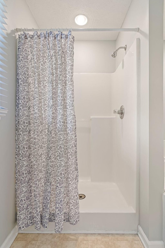 2415 Franklin Ln, Murfreesboro, TN 37130 - full bathroom with curtained shower
