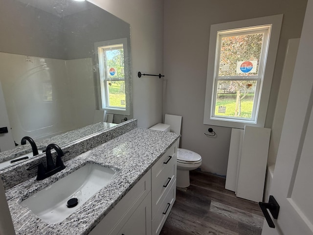 7 Willow Way, Mcminnville, TN 37110 - full bath with wood finished floors, vanity, a shower, and a bath