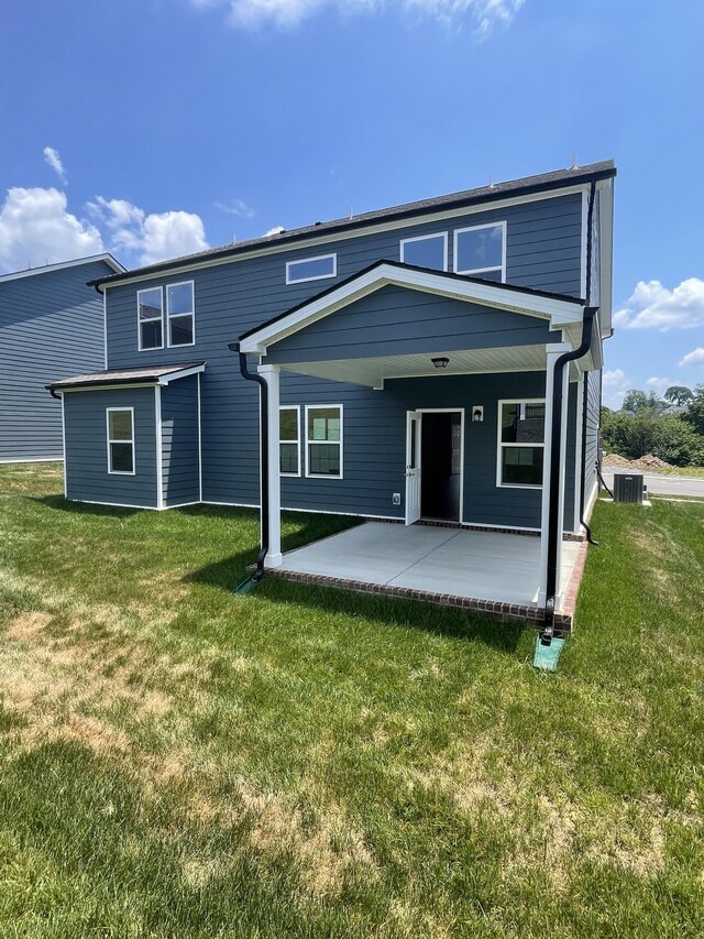 462 Jet Stream Dr, La Vergne, TN 37086 - back of property featuring a yard and a patio area