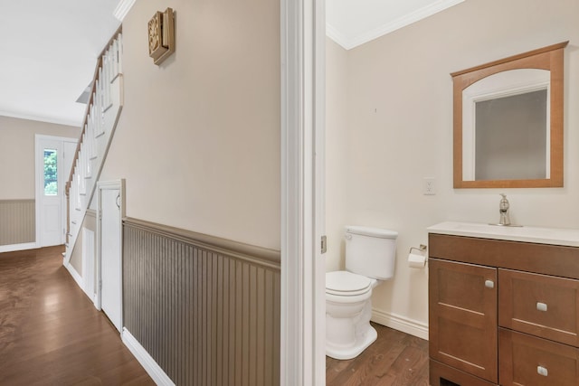 3035 Culleoka Hwy, Culleoka, TN 38451 - bathroom with wood finished floors, crown molding, and vanity