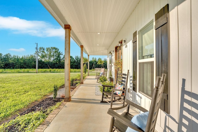 426 Maple Bend Rd, Winchester, TN 37398 - porch with a lawn