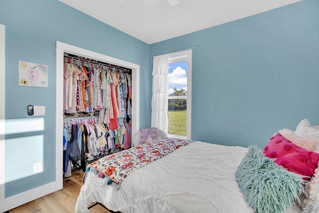 426 Maple Bend Rd, Winchester, TN 37398 - bedroom with wood finished floors and a closet