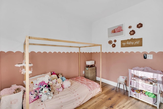 426 Maple Bend Rd, Winchester, TN 37398 - bedroom featuring wood finished floors and baseboards