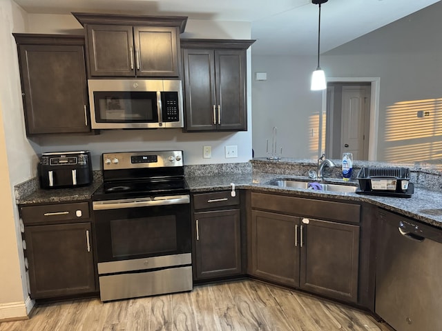1348 Harmon Ln, Clarksville, TN 37042 - photo 9