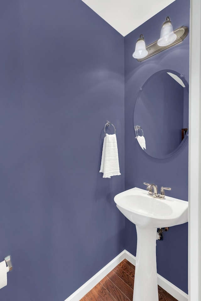2008 Kingston Pl, Spring Hill, TN 37174 - bathroom featuring wood finished floors and baseboards
