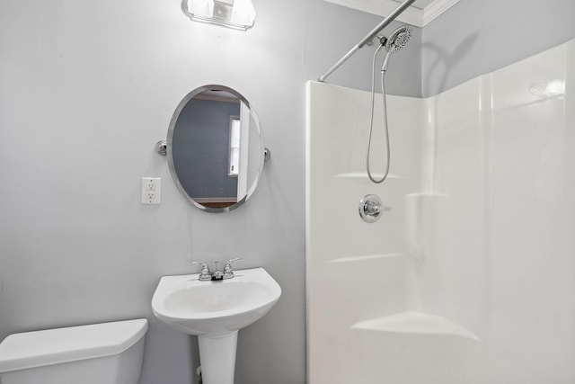 2311 Mayfair Ave, Murfreesboro, TN 37130 - full bathroom featuring a shower and toilet