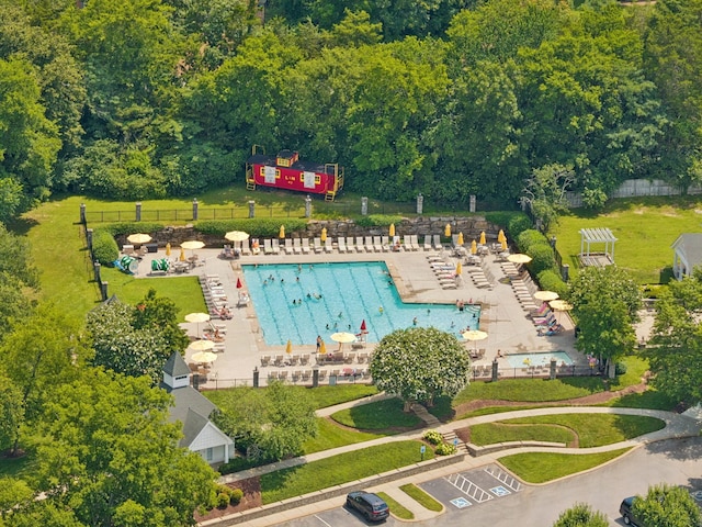 201 Hideaway Trl, Franklin, TN 37069 - aerial view of a pool area