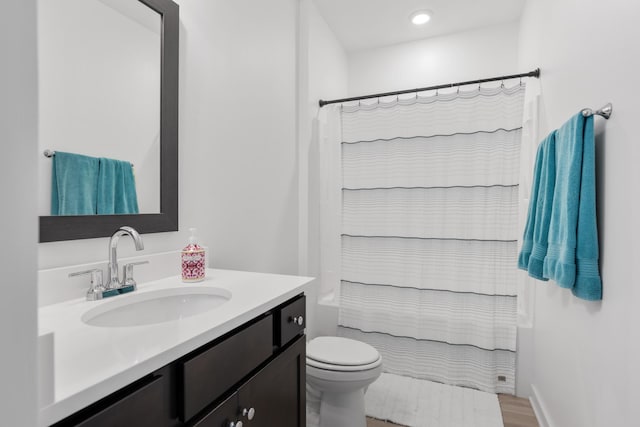 2618 Buckner Ln, Thompsons Station, TN 37179 - bathroom with vanity and shower / bath combo