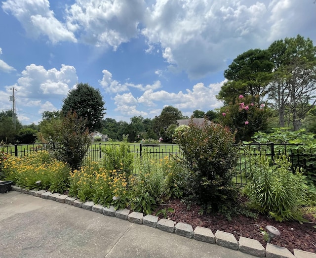 973 Rip Steele Rd, Columbia, TN 38401 - view of patio