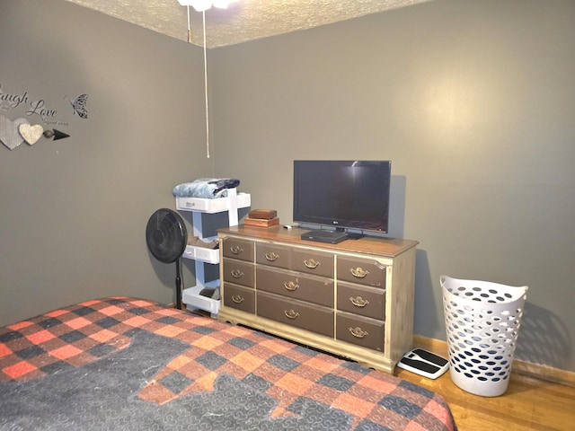 5840 Scottsville Rd, Lafayette, TN 37083 - bedroom featuring wood finished floors