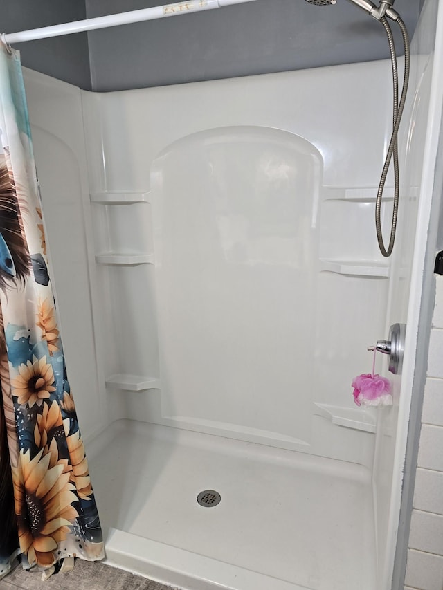 5840 Scottsville Rd, Lafayette, TN 37083 - full bathroom featuring a shower stall