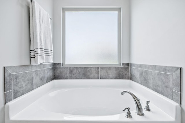 2426 Telford Ln, Murfreesboro, TN 37128 - full bath with a garden tub