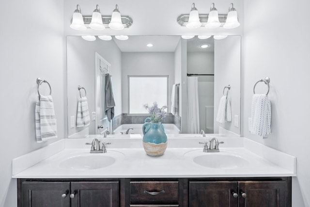 2426 Telford Ln, Murfreesboro, TN 37128 - bathroom featuring double vanity and a tub