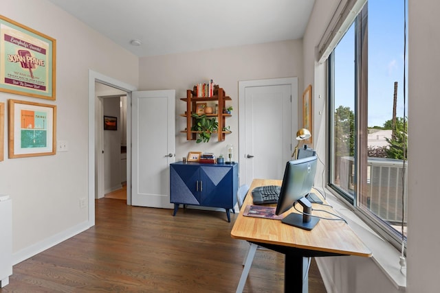 1035 Chester Ave Unit 10, Nashville, TN 37206 - office area featuring dark wood finished floors and baseboards