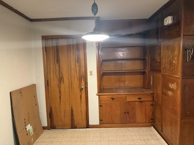 887 Elwood Dr, Clarksville, TN 37040 - detailed view of ornamental molding and tile patterned floors