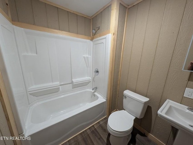 1014 Frank Campbell Rd, Jamestown, TN 38556 - bathroom featuring wood finished floors and bathing tub / shower combination