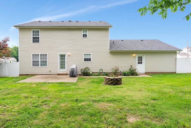 939 Wing Tip Cir, Hopkinsville, KY 42240 - rear view of property featuring a patio area and roof with shingles