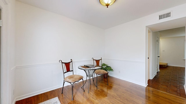 1002 E Northfield Blvd Unit G105, Murfreesboro, TN 37130 - living area with wood finished floors